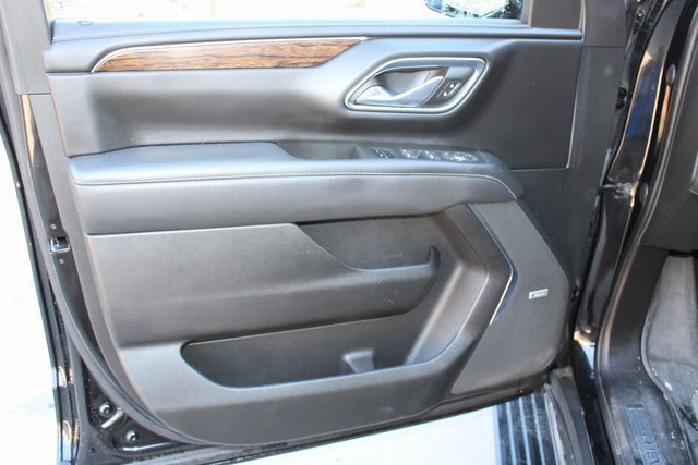 Used 2023 Chevrolet Suburban Premier image 22