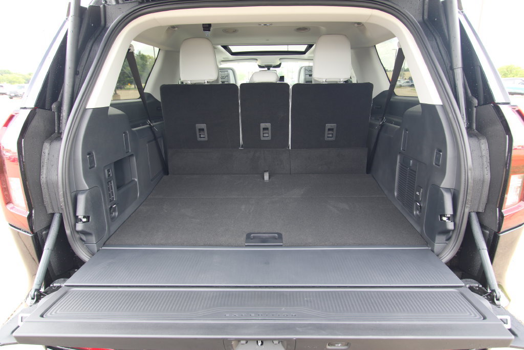 New 2027 Ford Expedition Max Platinum w/ Platinum Ultimate Package AWD/4WD image 17