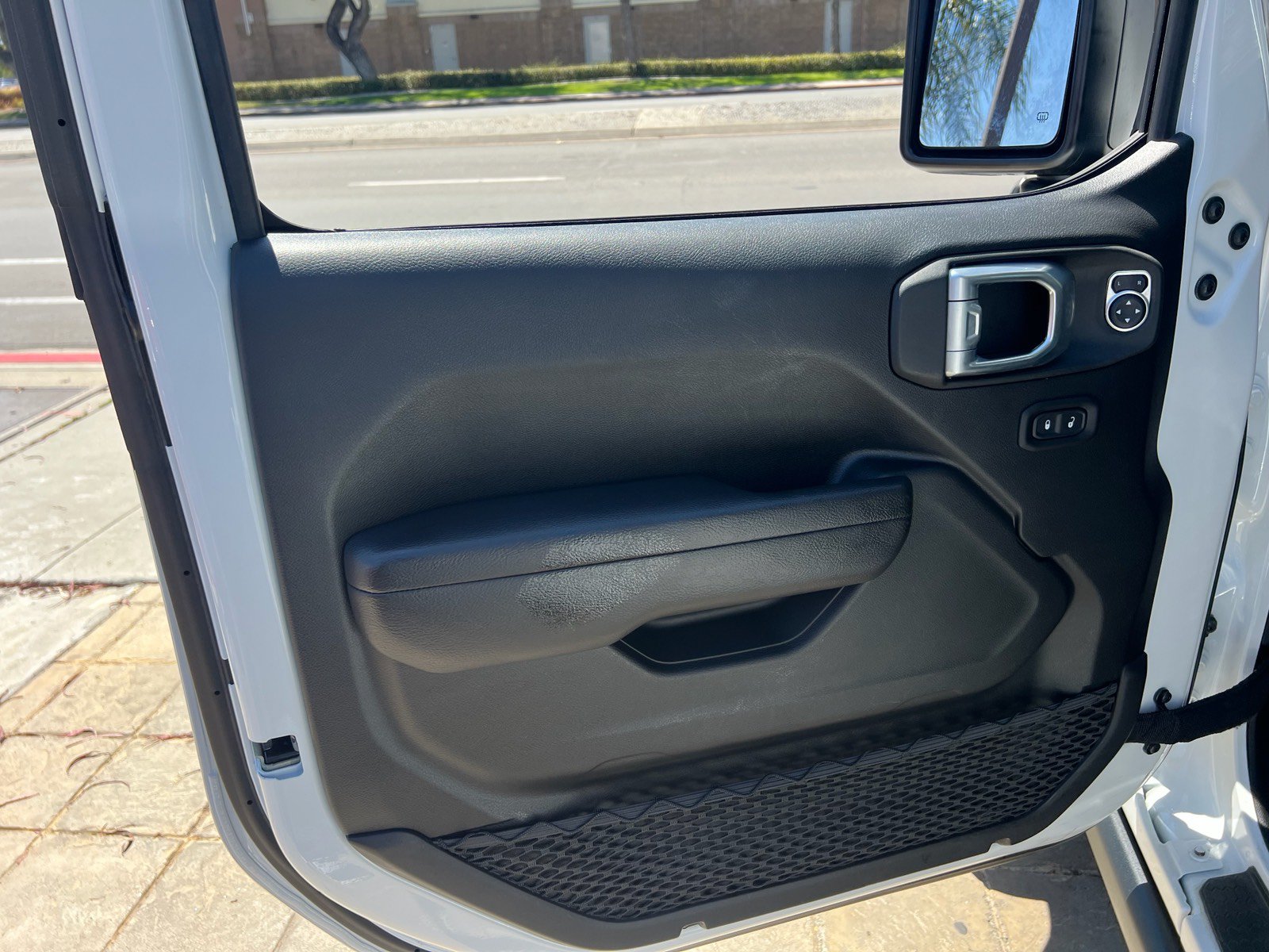 Used 2023 Jeep Wrangler Unlimited w/ Convenience Group AWD/4WD image 13
