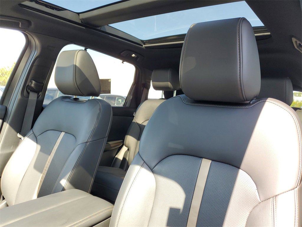 Used 2025 MAZDA CX-70 Plug-In Hybrid w/ Premium Plus image 14