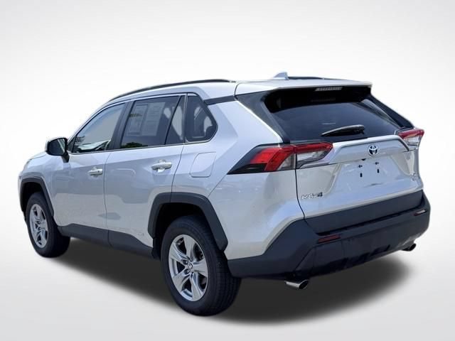Used 2022 Toyota RAV4 XLE w/ XLE Grade Weather Package AWD/4WD image 9