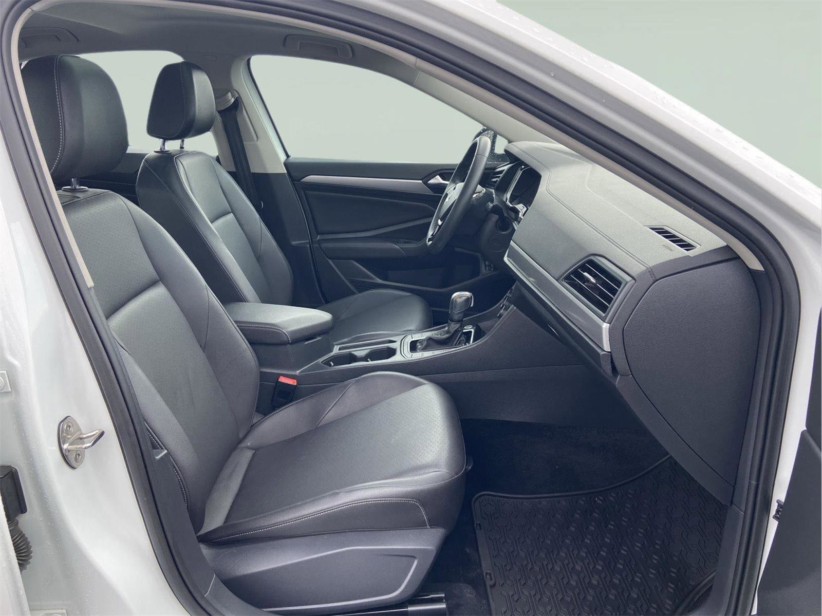 Used 2020 Volkswagen Jetta SE image 45