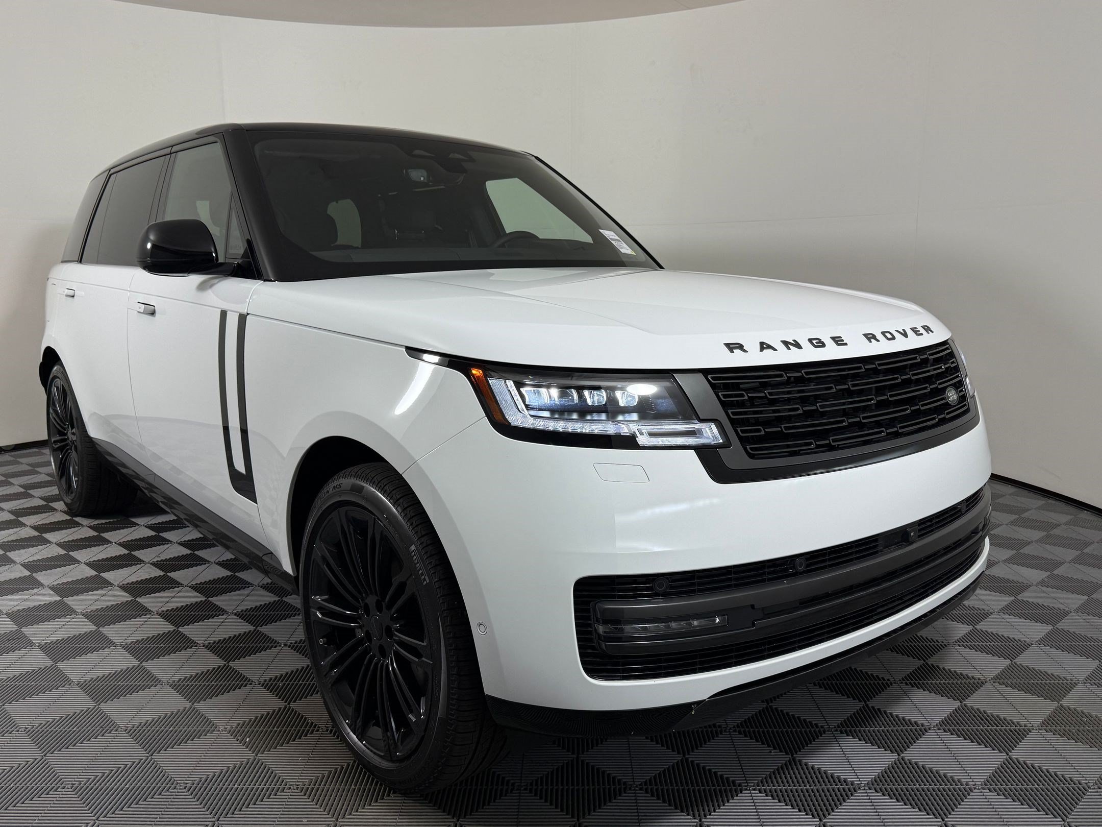 New 2026 Land Rover Range Rover Long Wheelbase SE AWD/4WD image 7