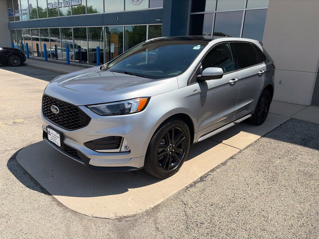 Used 2023 Ford Edge ST-Line w/ Class II Trailer Tow Package AWD/4WD image 4