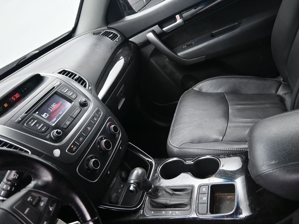 Used 2015 Kia Sorento LX image 19