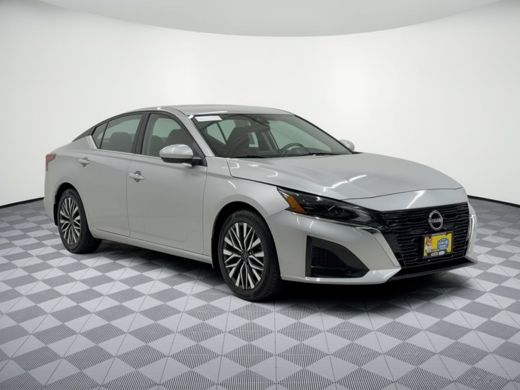 Used 2023 Nissan Altima 2.5 SV FWD image 7