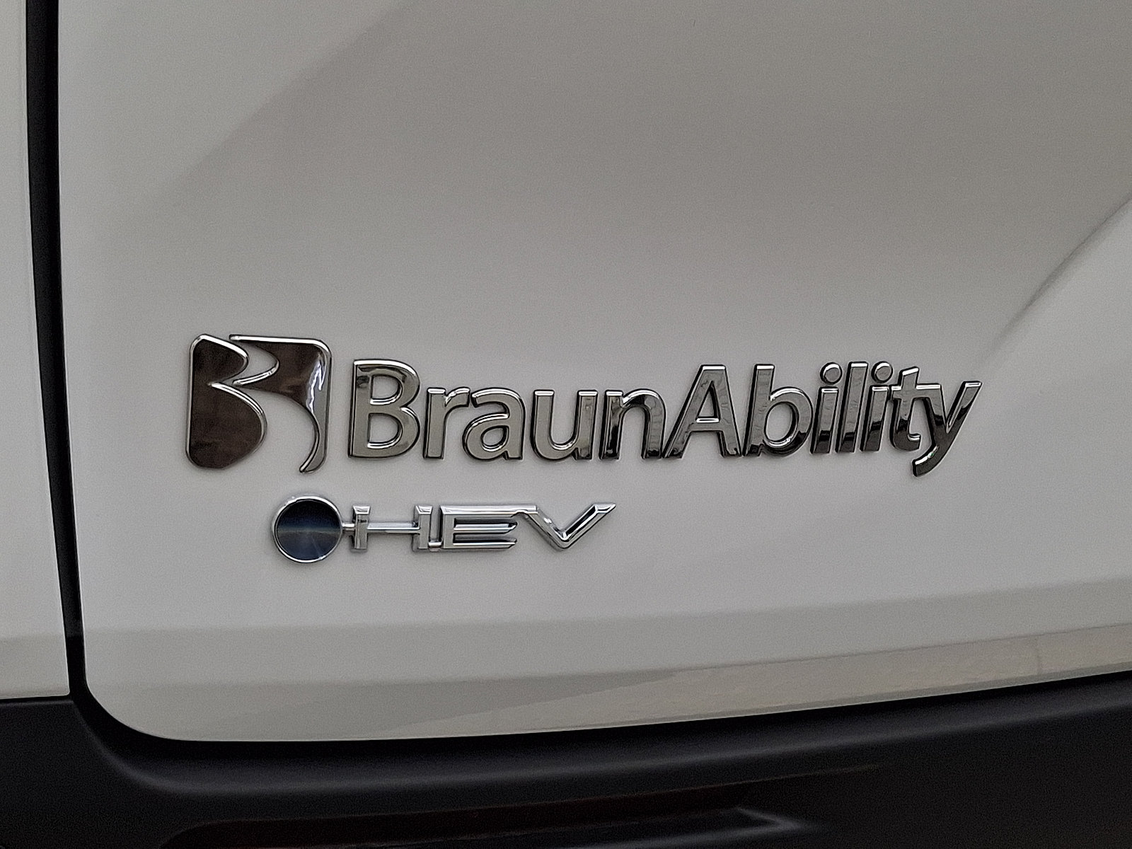 Used 2026 Toyota Sienna XLE FWD image 19