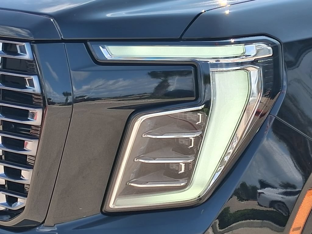 Used 2026 GMC Yukon Denali Ultimate AWD/4WD image 8