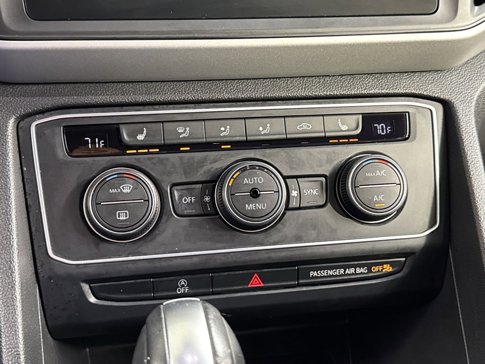 Used 2021 Volkswagen Atlas Cross Sport SE image 25