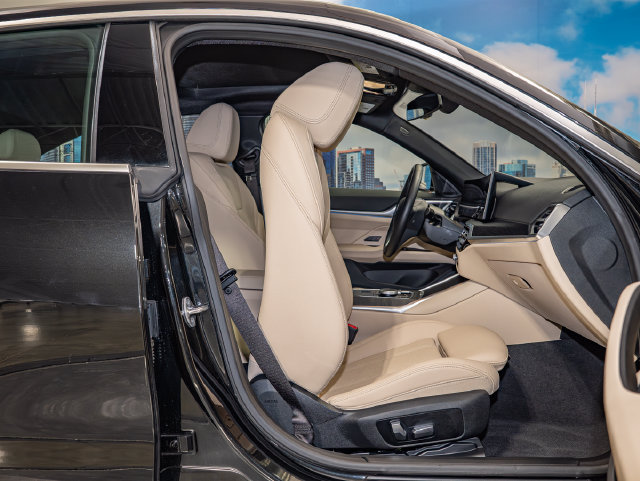 Used 2023 BMW i4 eDrive35 w/ Premium Package RWD image 21