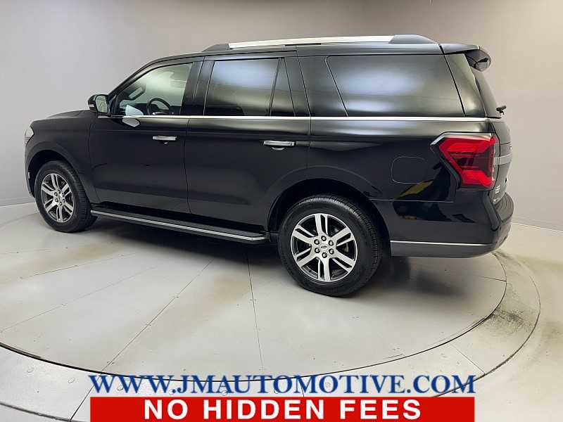 Used 2023 Ford Expedition Limited image 3