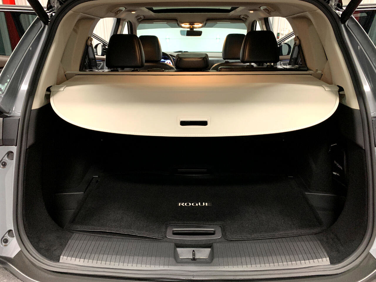 Used 2023 Nissan Rogue Platinum w/ Platinum Premium Package image 47