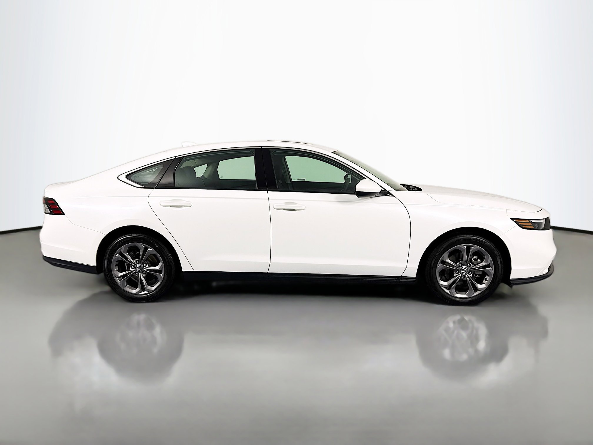 Certified 2024 Honda Accord EX image 4