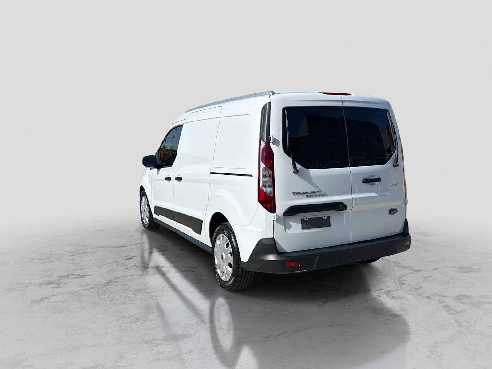 Used 2023 Ford Transit Connect XLT FWD image 4