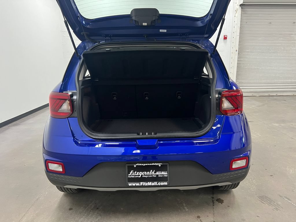 Used 2025 Hyundai Venue Limited FWD image 24