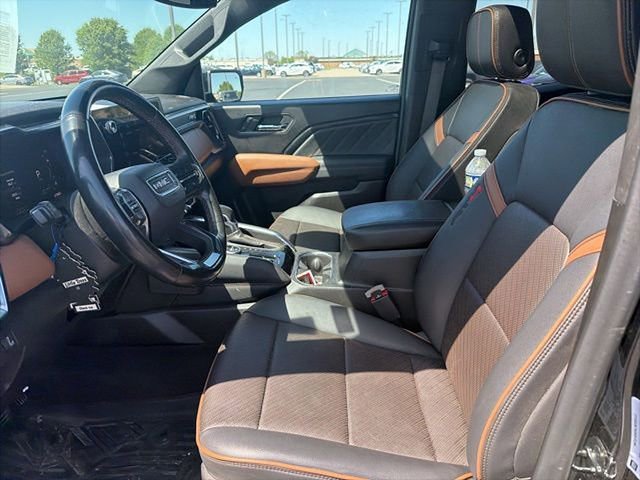 Used 2024 GMC Canyon AT4 w/ AT4 Premium Package AWD/4WD image 4