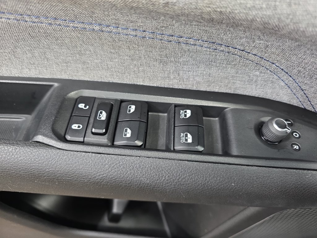 Used 2024 Chevrolet Blazer EV LT AWD/4WD image 26