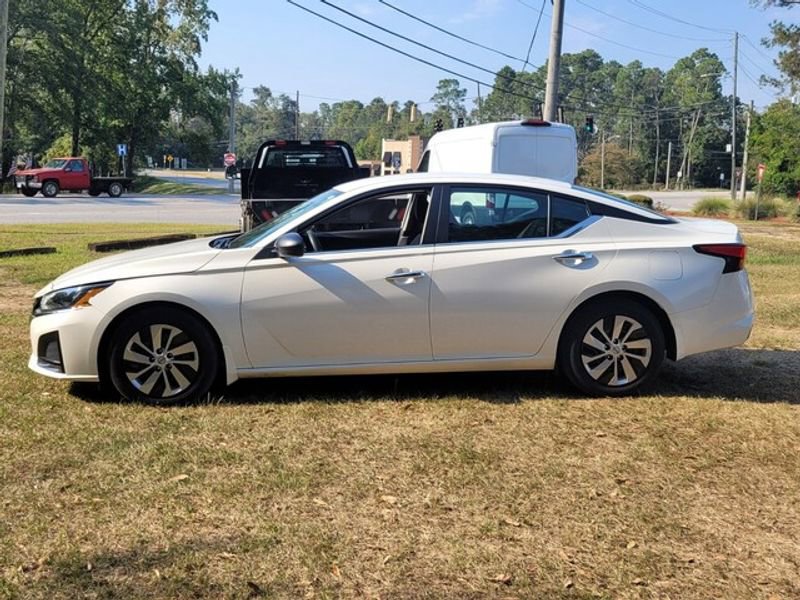 Used 2024 Nissan Altima 2.5 S image 5