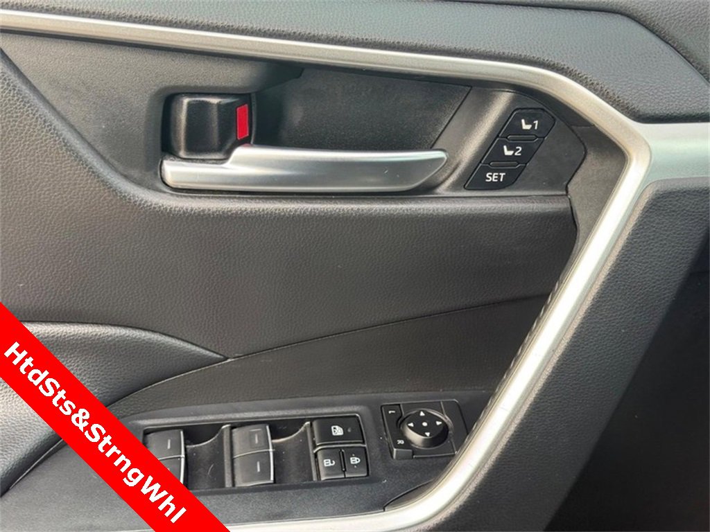 Used 2023 Toyota RAV4 XLE Premium image 26