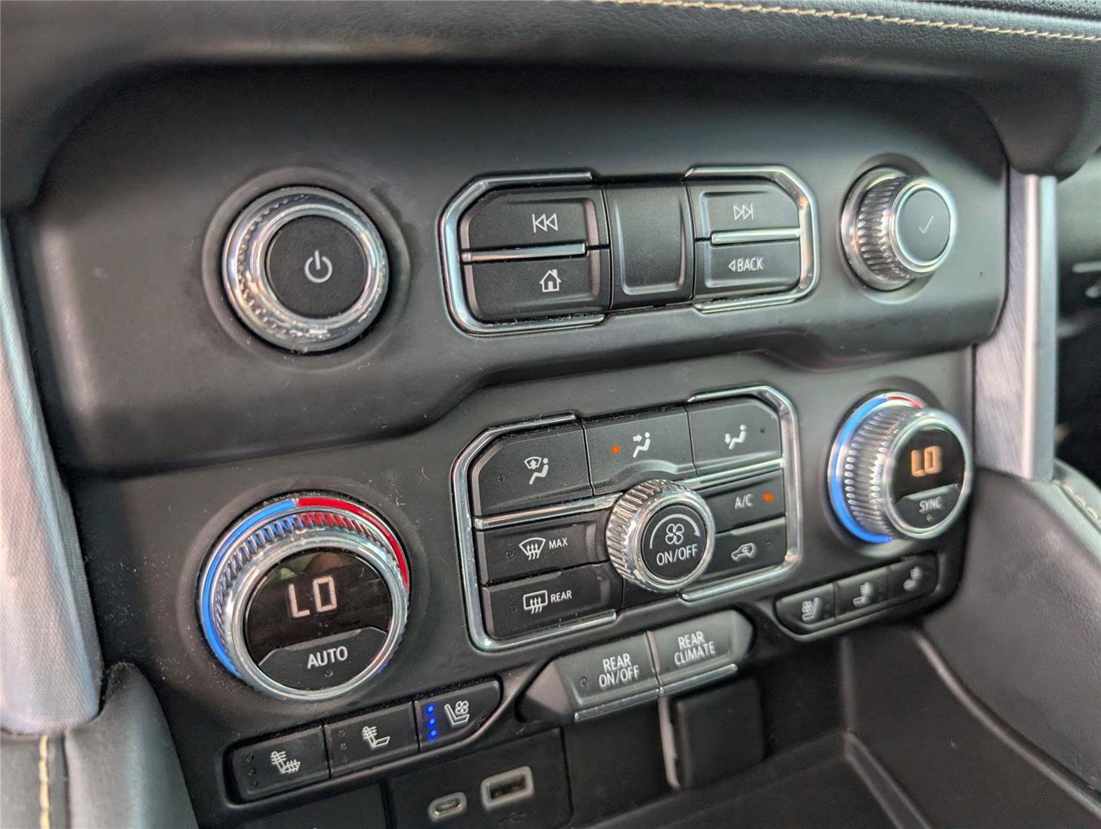 Used 2023 GMC Yukon SLT RWD image 17