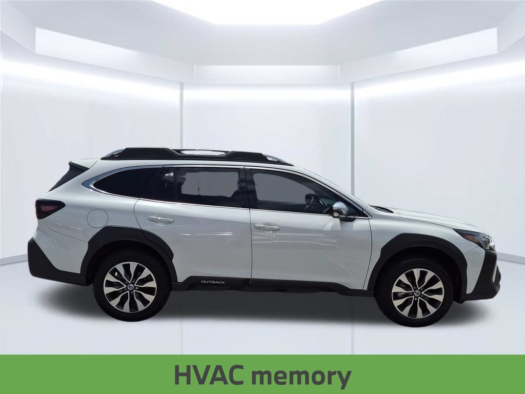 Used 2025 Subaru Outback Touring AWD/4WD image 8