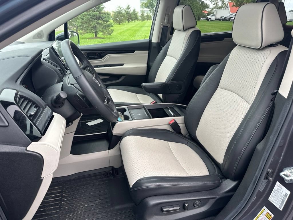 Used 2025 Honda Odyssey Elite image 17