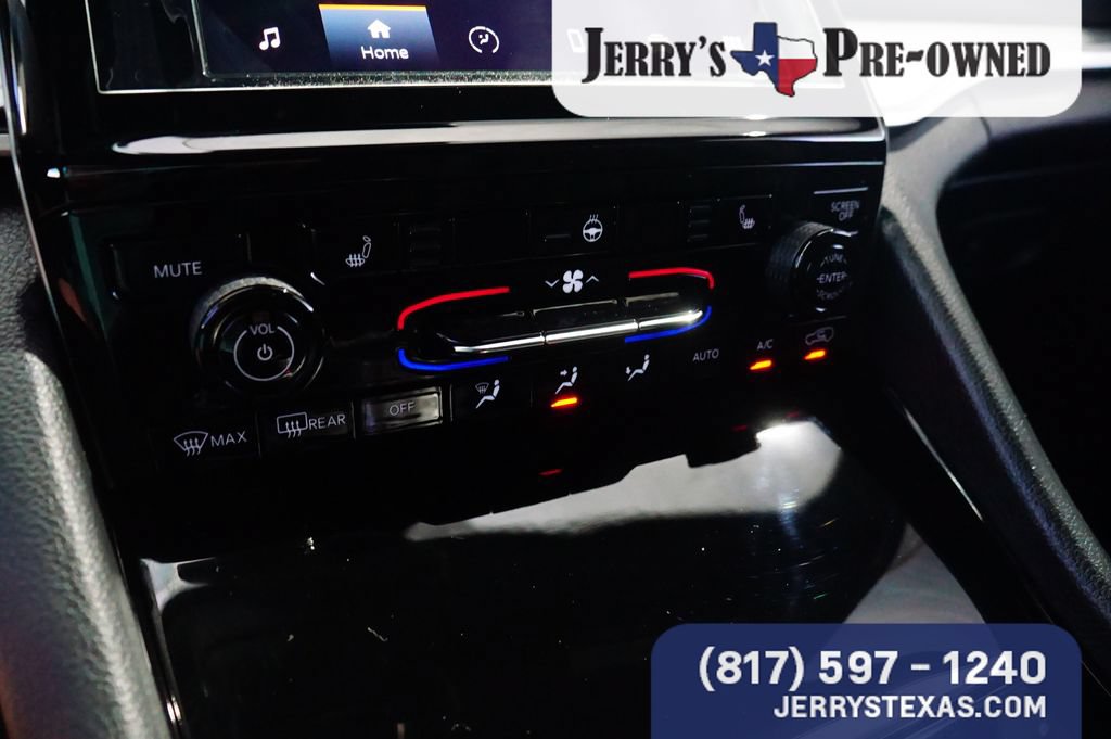Used 2023 Jeep Grand Cherokee L Laredo AWD/4WD image 13