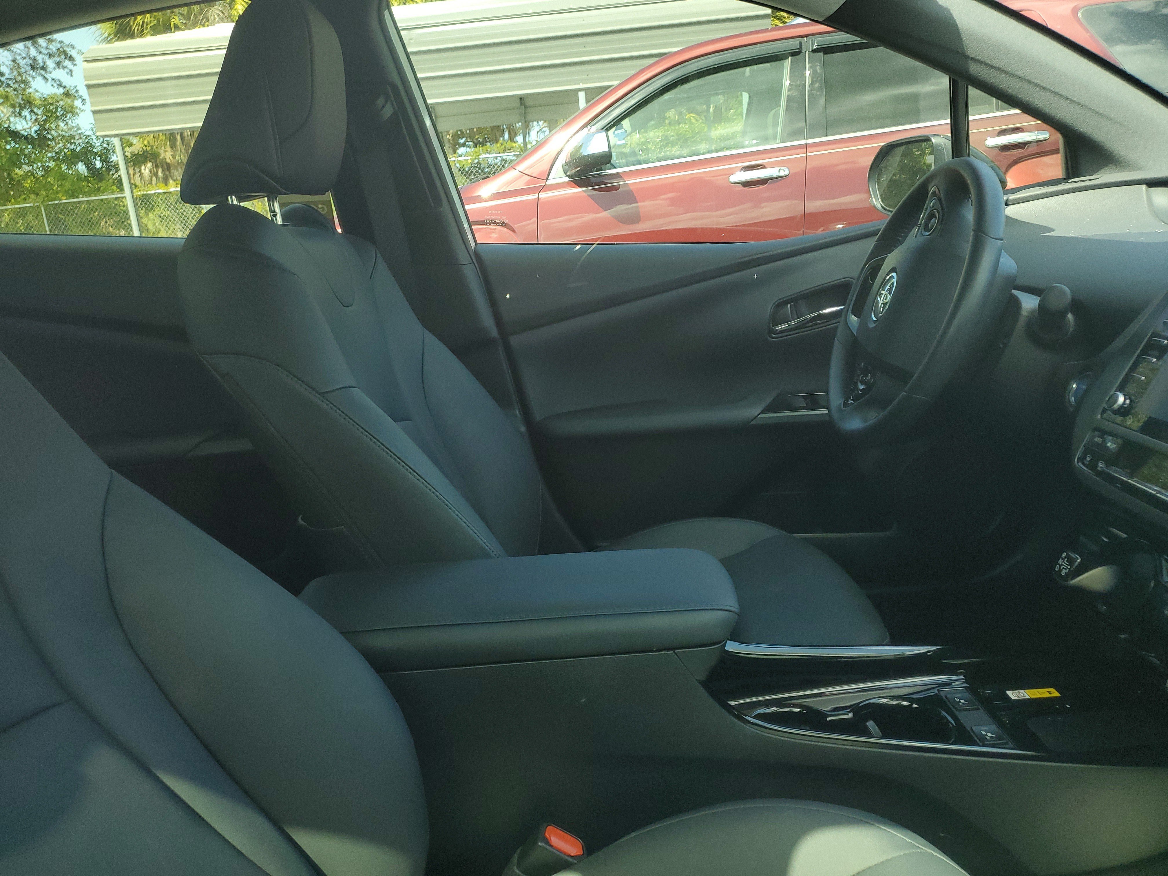 Certified 2021 Toyota Prius FWD image 13