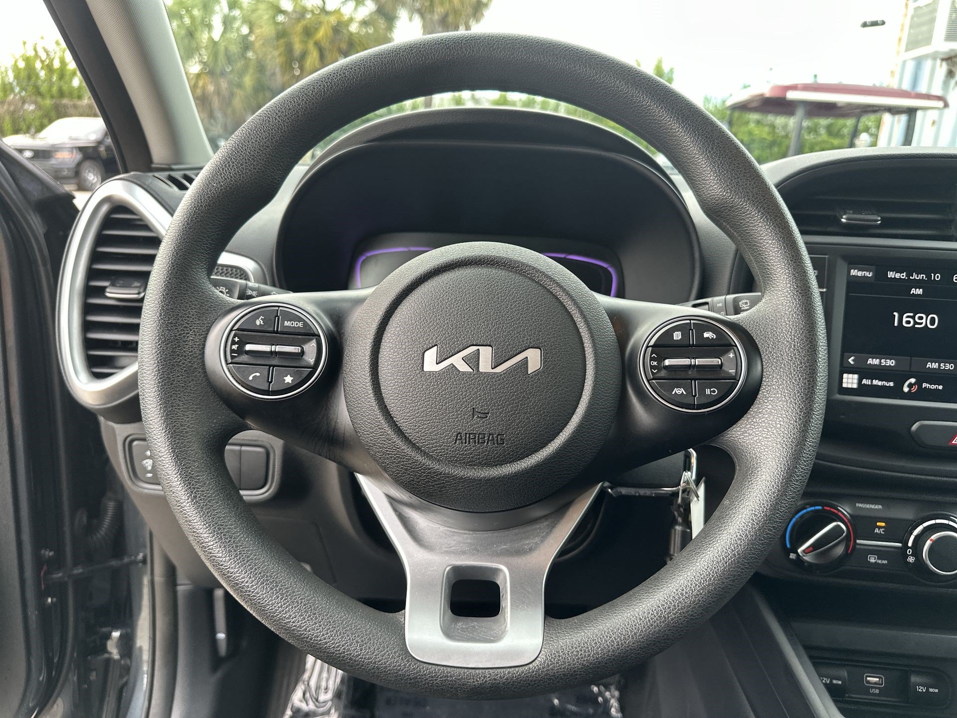 Certified 2023 Kia Soul LX FWD image 11