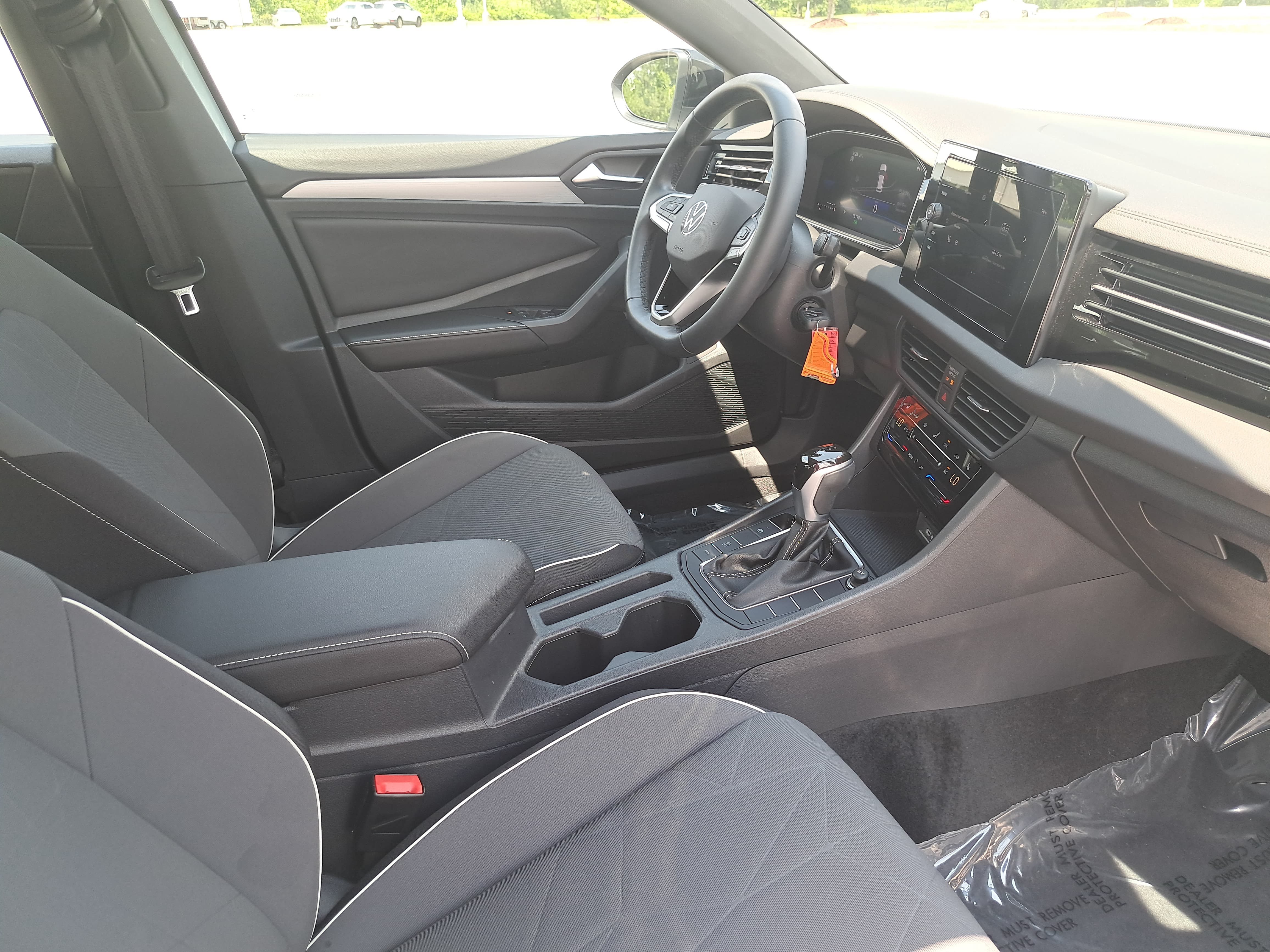 Certified 2025 Volkswagen Jetta Sport FWD image 10