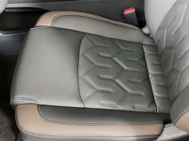 New 2026 Nissan Pathfinder Platinum w/ Cargo Package FWD image 18