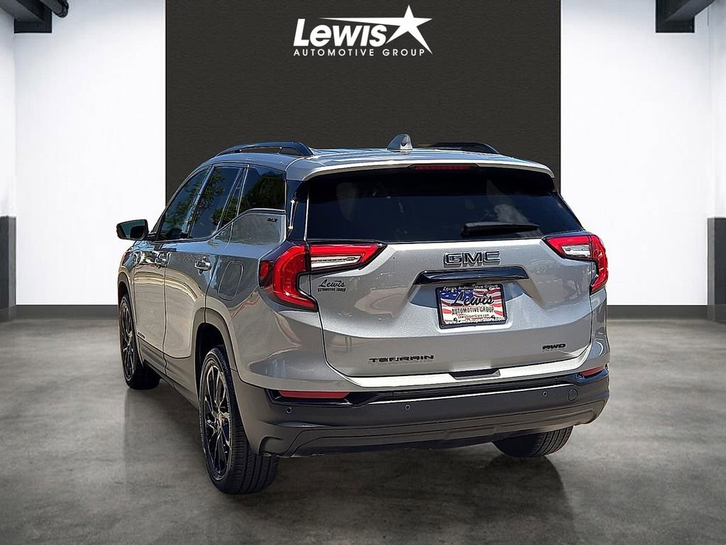 Used 2024 GMC Terrain SLT w/ Infotainment Package II AWD/4WD image 3