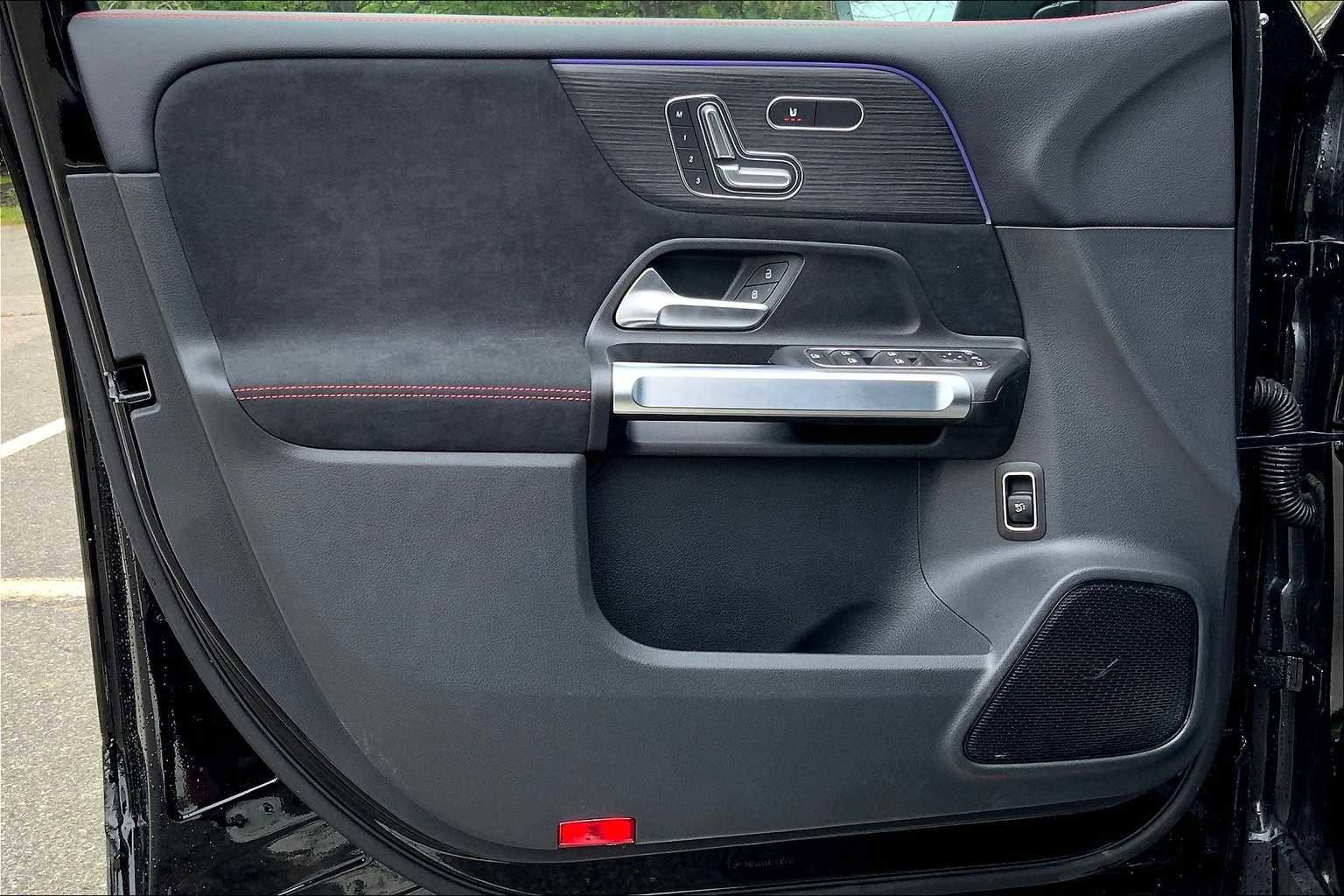 Certified 2025 Mercedes-Benz GLB 250 4MATIC image 14