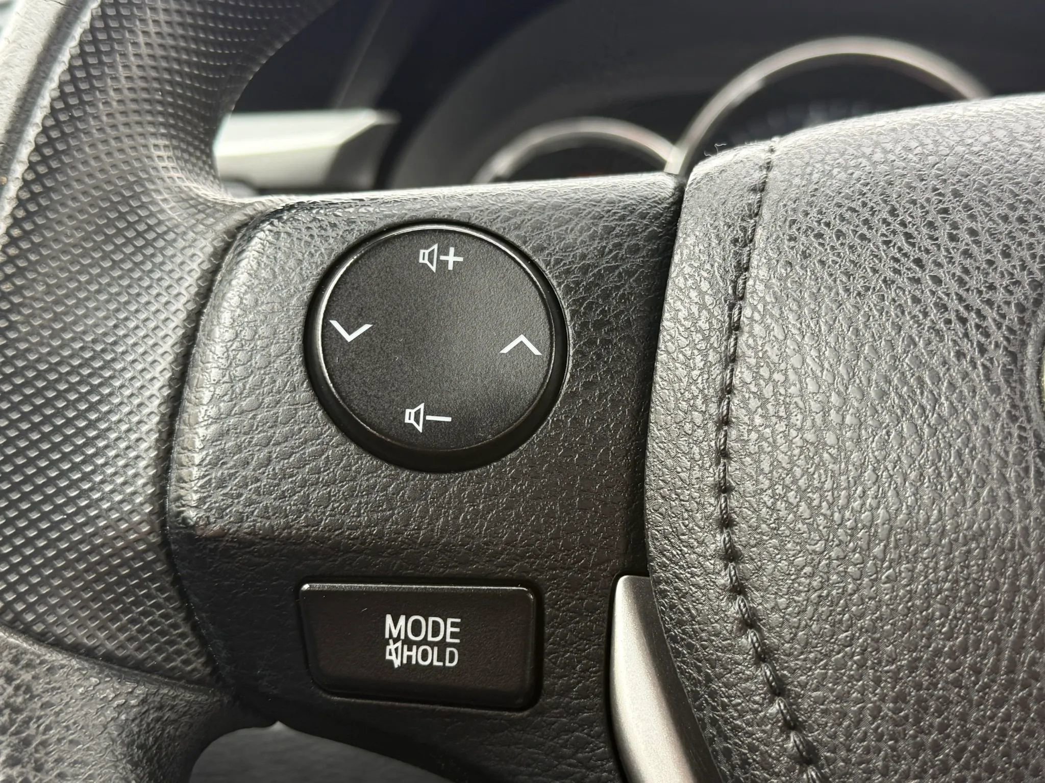 Used 2014 Toyota Corolla L FWD image 25