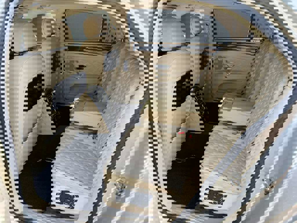 Used 2014 Bentley Flying Spur W12 image 33