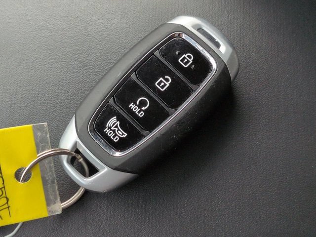 Used 2026 Hyundai Venue SEL FWD image 29