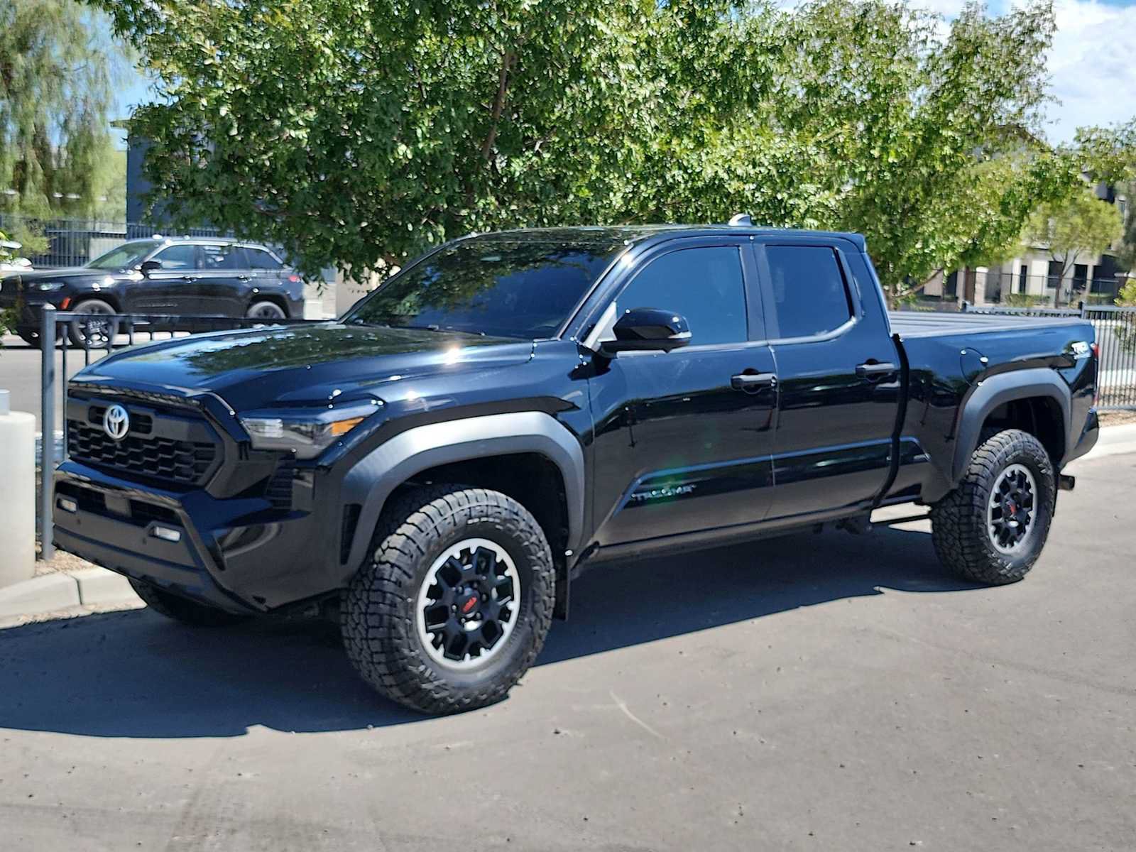 Used 2024 Toyota Tacoma TRD Off-Road w/ TRD Off Road Premium Package AWD/4WD image 4