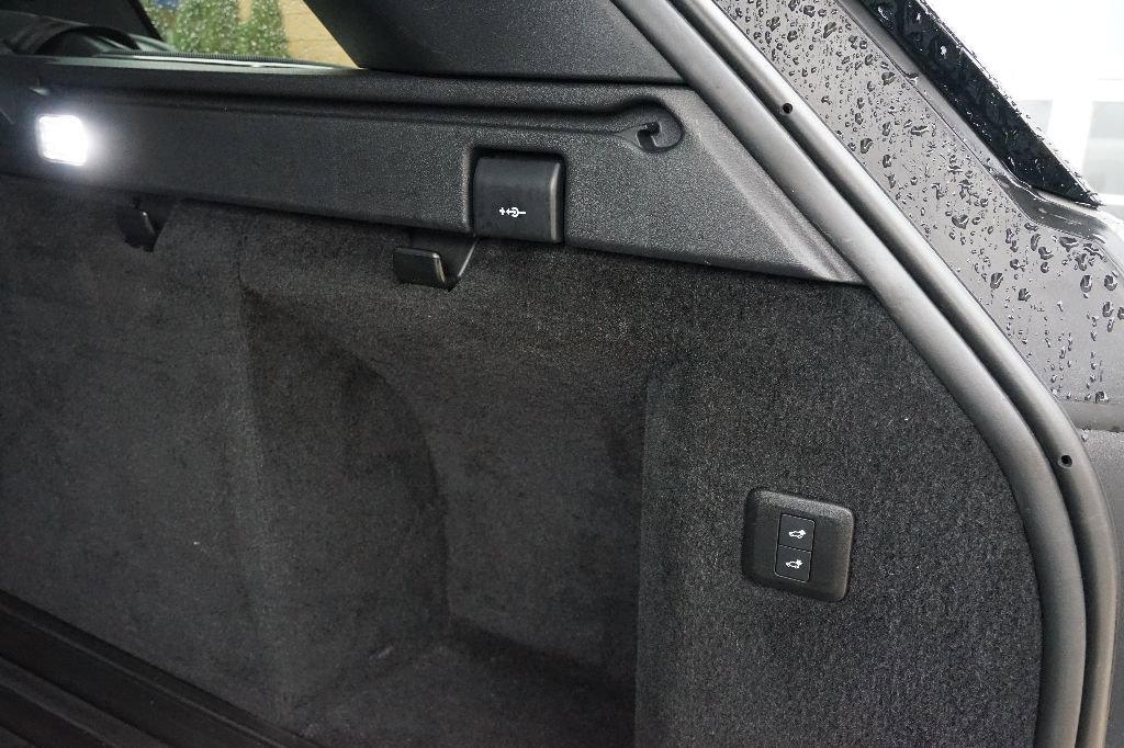 Used 2019 Land Rover Range Rover Sport HSE image 18