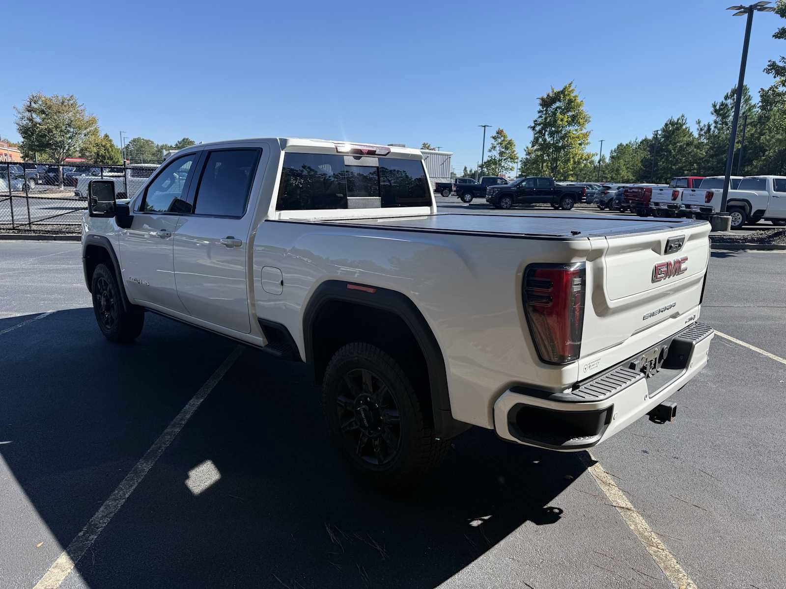 Used 2024 GMC Sierra 2500 AT4 w/ AT4 Preferred Package AWD/4WD image 6