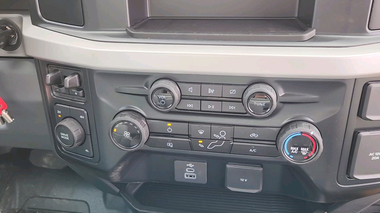 New 2024 Ford F550 4x4 Regular Cab Super Duty image 23