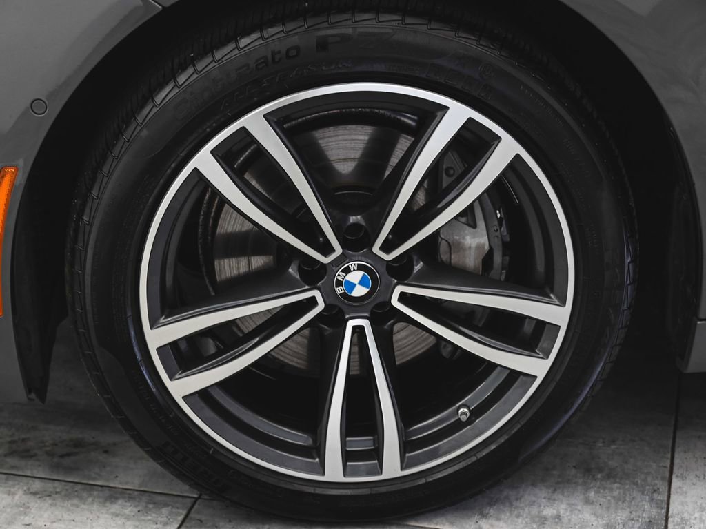 Used 2022 BMW 740i xDrive w/ M Sport Package image 7