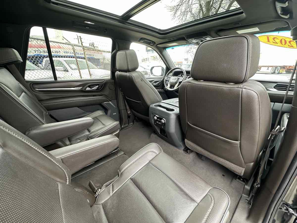 Used 2021 GMC Yukon Denali w/ Denali Premium Package AWD/4WD image 35