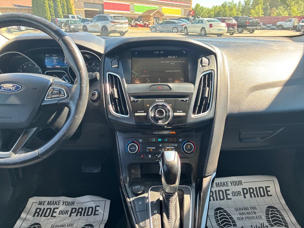 Used 2018 Ford Focus Titanium FWD image 22