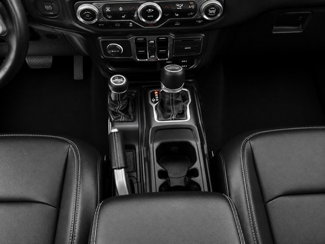 Used 2022 Jeep Wrangler Unlimited Sahara w/ Cold Weather Group AWD/4WD image 19