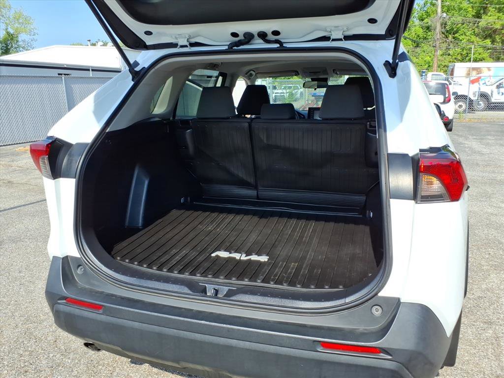 Used 2021 Toyota RAV4 XLE AWD/4WD image 13