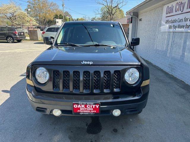 Used 2016 Jeep Patriot Latitude FWD image 3
