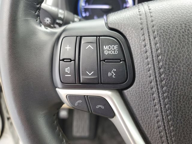 Used 2018 Toyota Highlander Limited FWD image 26