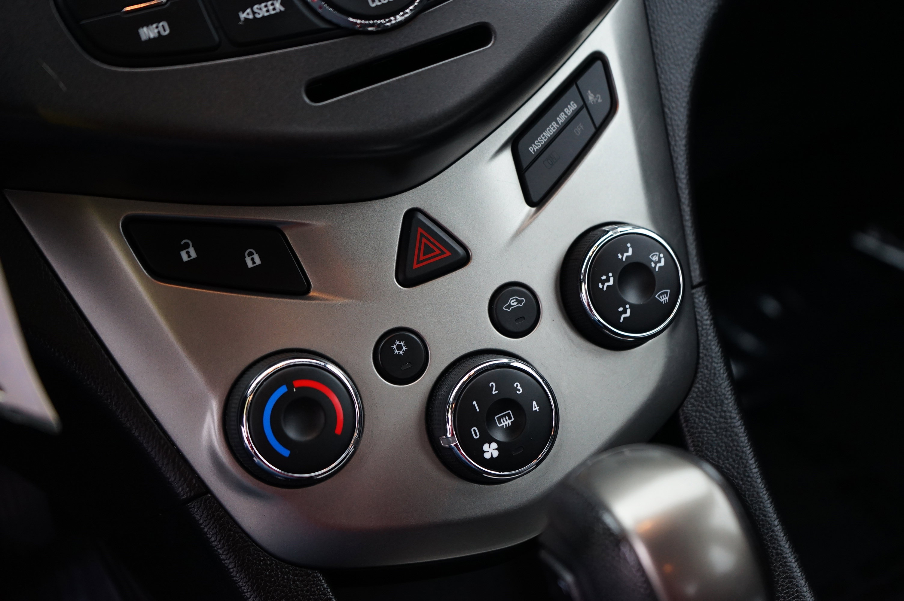 Used 2015 Chevrolet Sonic LT image 24