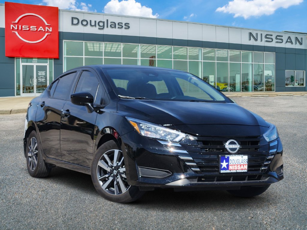 Used 2025 Nissan Versa SV w/ Trunk Package FWD image 1