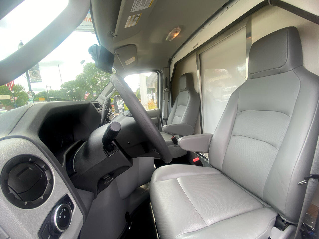 Used 2024 Ford E-350 and Econoline 350 Super Duty w/ Power Windows & Locks Group image 18